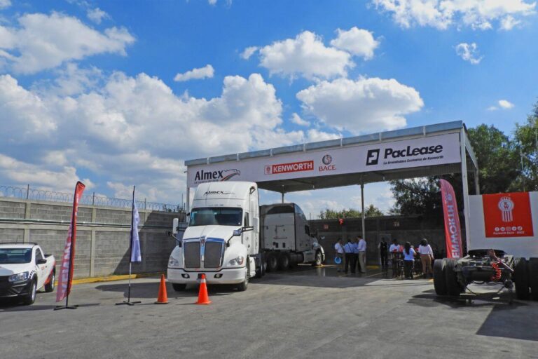 Banner-Taller-in-House-Kenworth